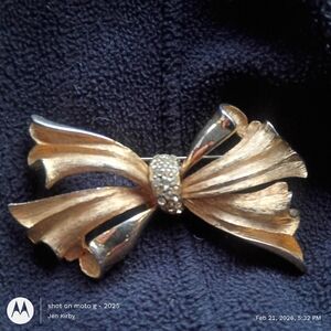 Elegant Gold and Silver Bow Brooch